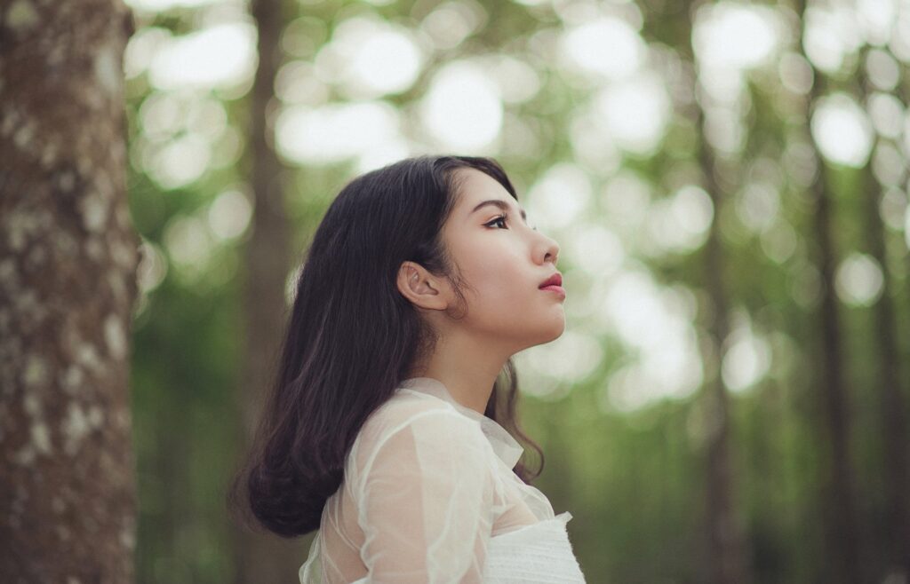 How to Connect with Women from Singapore