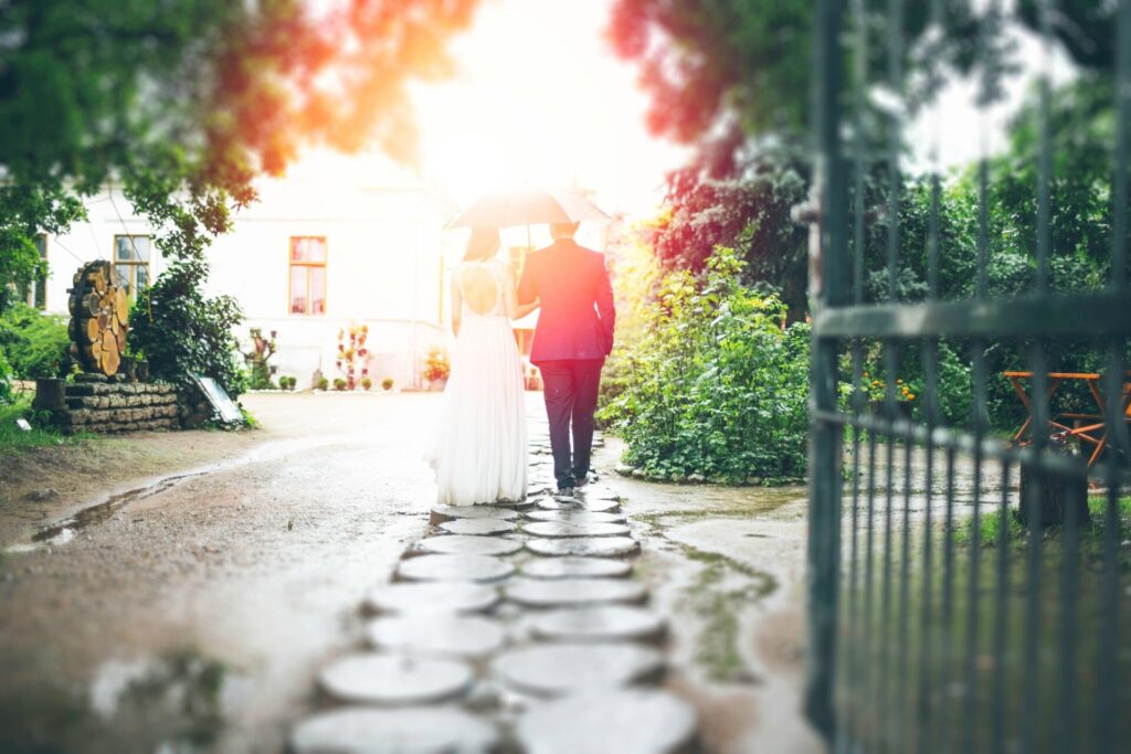 How to Connect with Single Women Seeking Men Online Successfully
